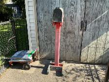 Rare Unique Vintage Farmhouse Mailbox attached to wooden Post ! - Photo 3