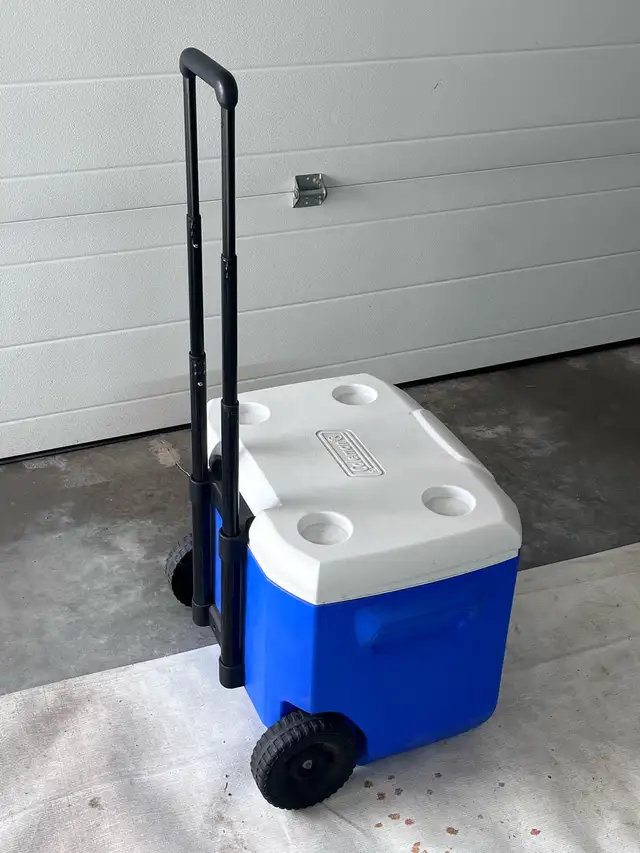 Coleman wheeled cooler