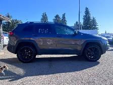 2017 Jeep Cherokee 4WD 4dr Trailhawk - Photo 4