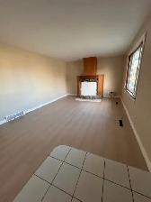 HUGE Main Floor 3-Bedroom - Photo 2