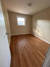HUGE Main Floor 3-Bedroom - Photo 3