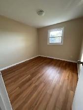 HUGE Main Floor 3-Bedroom - Photo 4