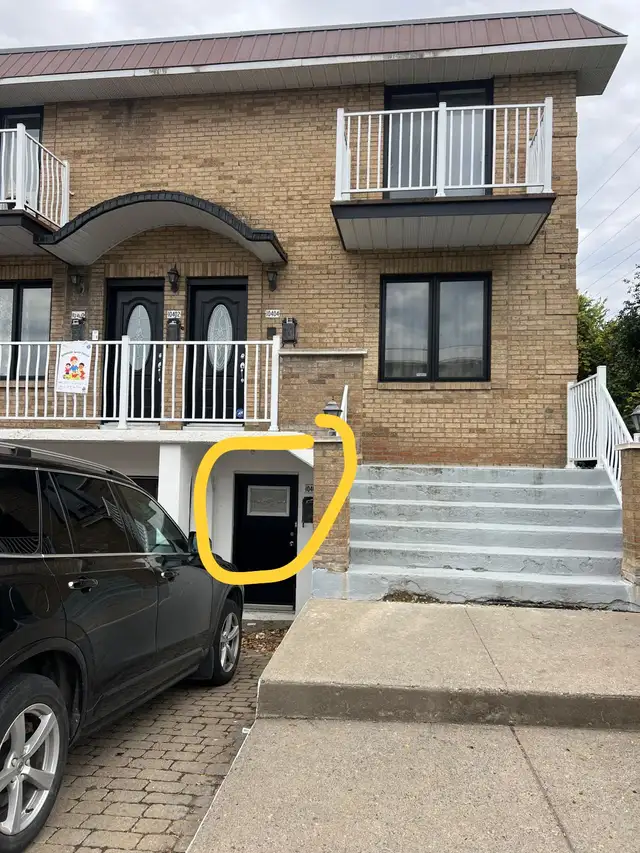 Grand 3 1/2 MEUBLÉ & (Rénové) — Emplacement de choix à Montréal