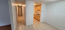 5 ½- TRÈS BEAU,GRAND, EAU CHAUDE! 514770-4513. Libre immédiatem - Photo 2