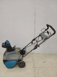(B2173) Yardworks 060-3999-2 Snowthrower - Photo 2