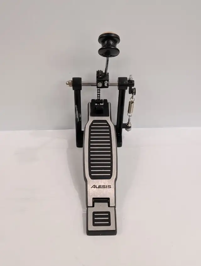 (B2044) Alesis Bass Drum Trigger Pedal