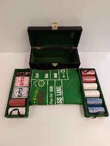 (B2011) Poker Kit Games Board
