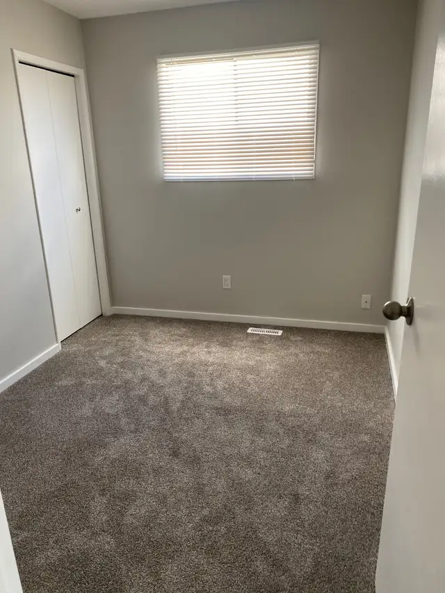Bright 3-Bedroom Main-Floor Suite in Cranbrook