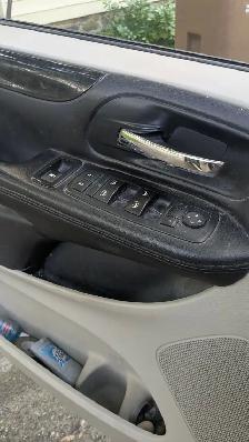 Dodge Grand Caravan Stow & Go 2013 hitch and electric brake sys - Photo 8