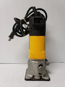 (9925500) Dewalt DW670 Trim Router - Corded - Photo 3