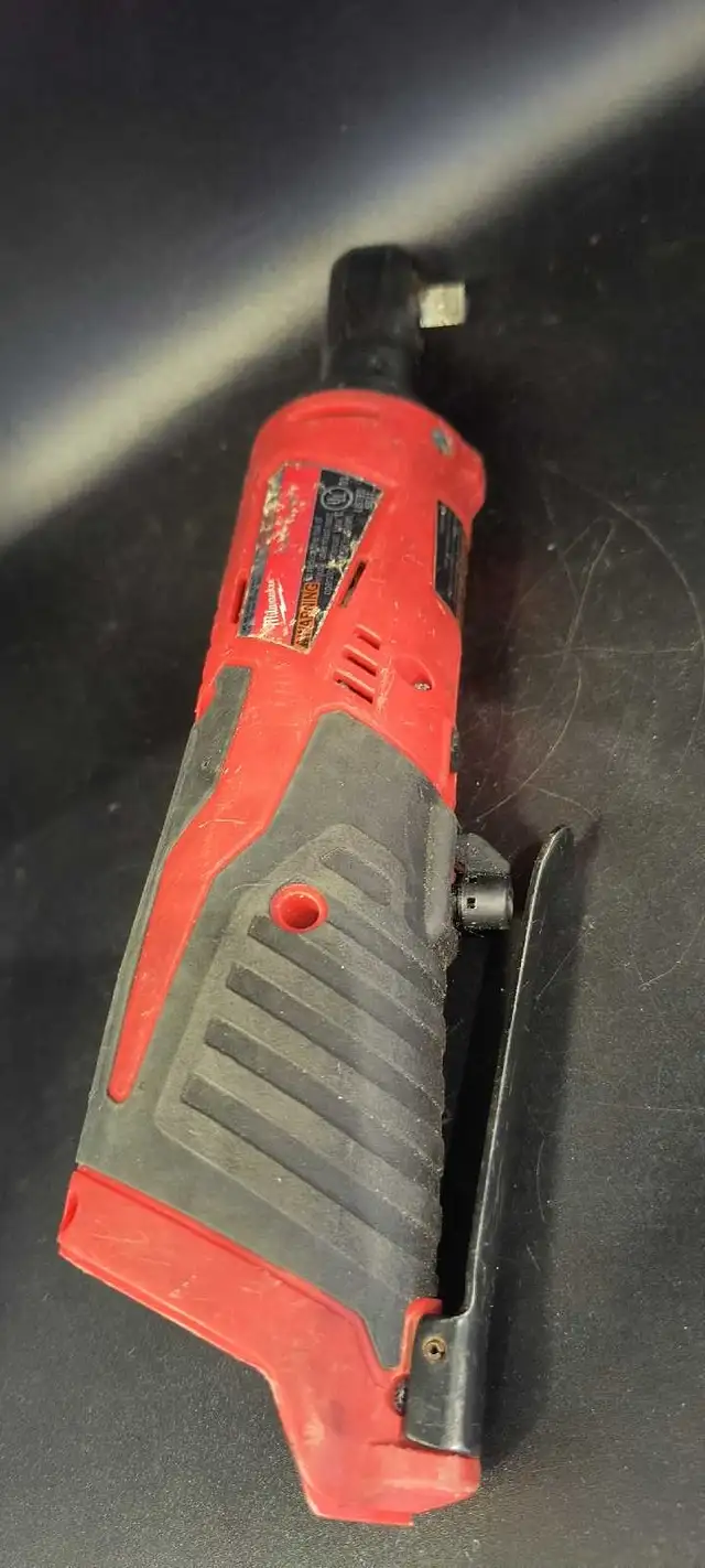 Milwaukee M12 Cordless Ratchet 3/8