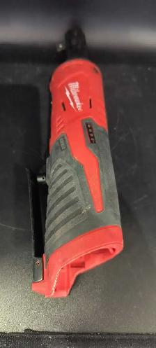 Milwaukee M12 Cordless Ratchet 3/8 - Photo 3