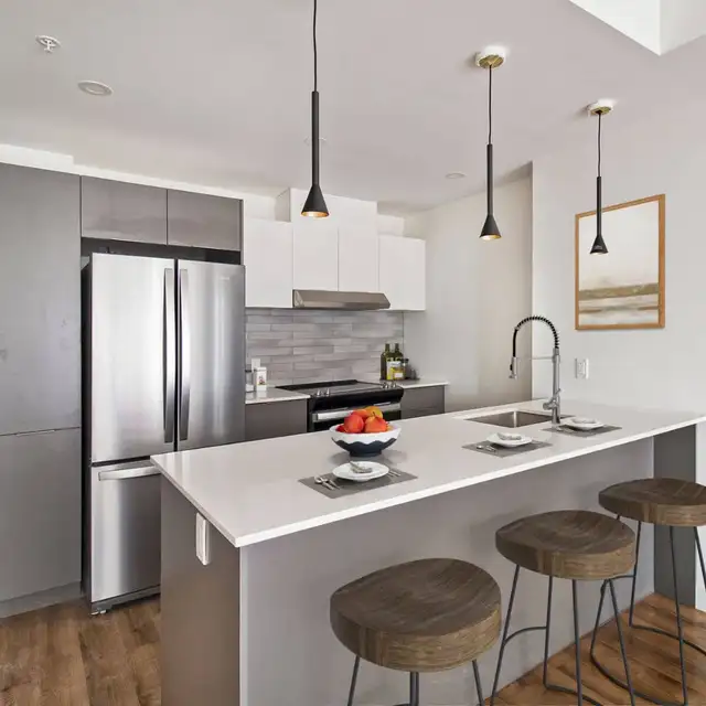 1 Bed   Den, Parking & Wi-Fi Incl. – $2,150 – Alta Vista