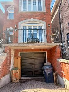 ⭐️NEW GARAGE DOORS⭐️ - Photo 8