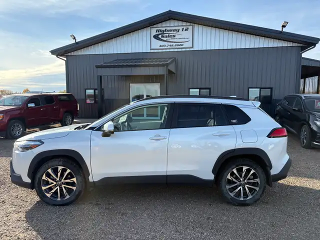 2023 Toyota Corolla Cross XLE AWD