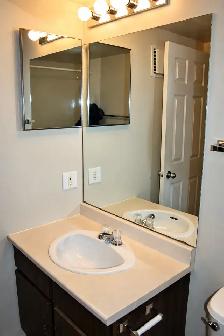 Pet Friendly 2 Bed Condo, Braeside, Utilities Included - Photo 7