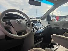 2013 Toyota Sienna 8 PASSAGER BAS KM GARANTIE 1 ANS - Photo 3