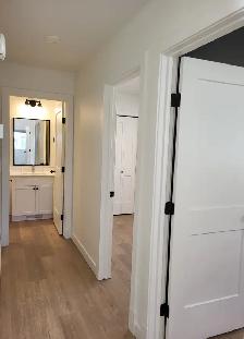 #8871 - 3 Bed/2 Bath upper with Single car Garage $2900 h/w/p - Photo 12