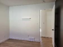 #8871 - 3 Bed/2 Bath upper with Single car Garage $2900 h/w/p - Photo 14