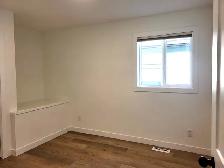 #8871 - 3 Bed/2 Bath upper with Single car Garage $2900 h/w/p - Photo 17