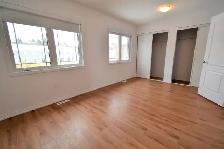 Sharp 3 Bed Townhome near Burton and Essa on Frank's Way - Photo 13