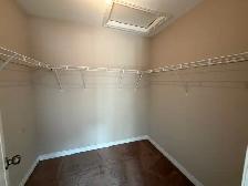 Primary bedroom, private En suite bath For rent Westridge - Photo 3
