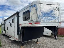 2022 Lakoda Charger C8413 - 4 Horse Living Quarters - Photo 2