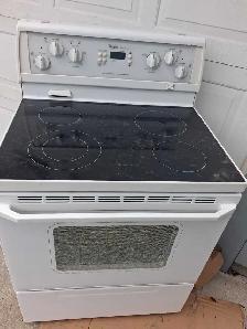 whirlpool Electric stove  for sale asking for $180 780-884-7 - Photo 2