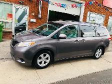 2014 TOYOTA SIENNA LE/ 8 PASSAGERS/CAMÉRA/TRÈS PROPRE/DÉMARREUR