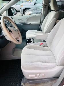 2014 TOYOTA SIENNA LE/ 8 PASSAGERS/CAMÉRA/TRÈS PROPRE/DÉMARREUR - Photo 7