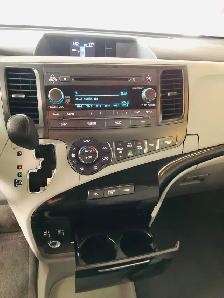 2014 TOYOTA SIENNA LE/ 8 PASSAGERS/CAMÉRA/TRÈS PROPRE/DÉMARREUR - Photo 8