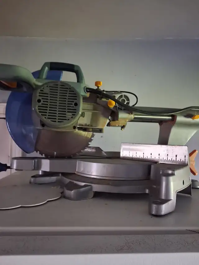 Recip chop saw articulated $100