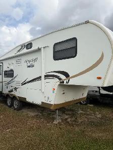 2012 Flagstaff Classic 5th wheel trailer - Photo 2