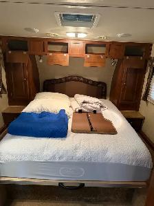 2012 Flagstaff Classic 5th wheel trailer - Photo 4