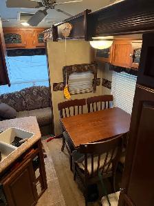 2012 Flagstaff Classic 5th wheel trailer - Photo 7