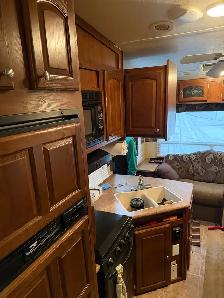 2012 Flagstaff Classic 5th wheel trailer - Photo 8
