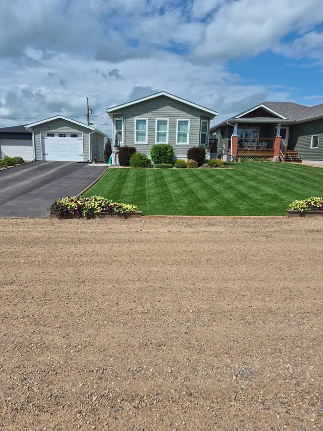 BEAUTIFUL HOME IN BORDEN SASK. 22'x42'