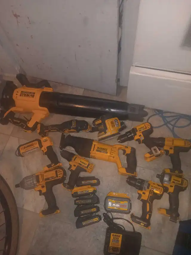 DeWALT tools & batterys