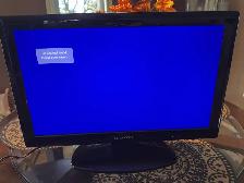 Lloyd's 22' LED TV & DVD Combo w/ Remote - Photo 8