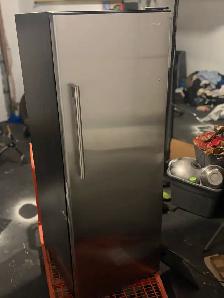 VISSANI-  Never used stainless steel fridge/ freezer combo - Photo 2