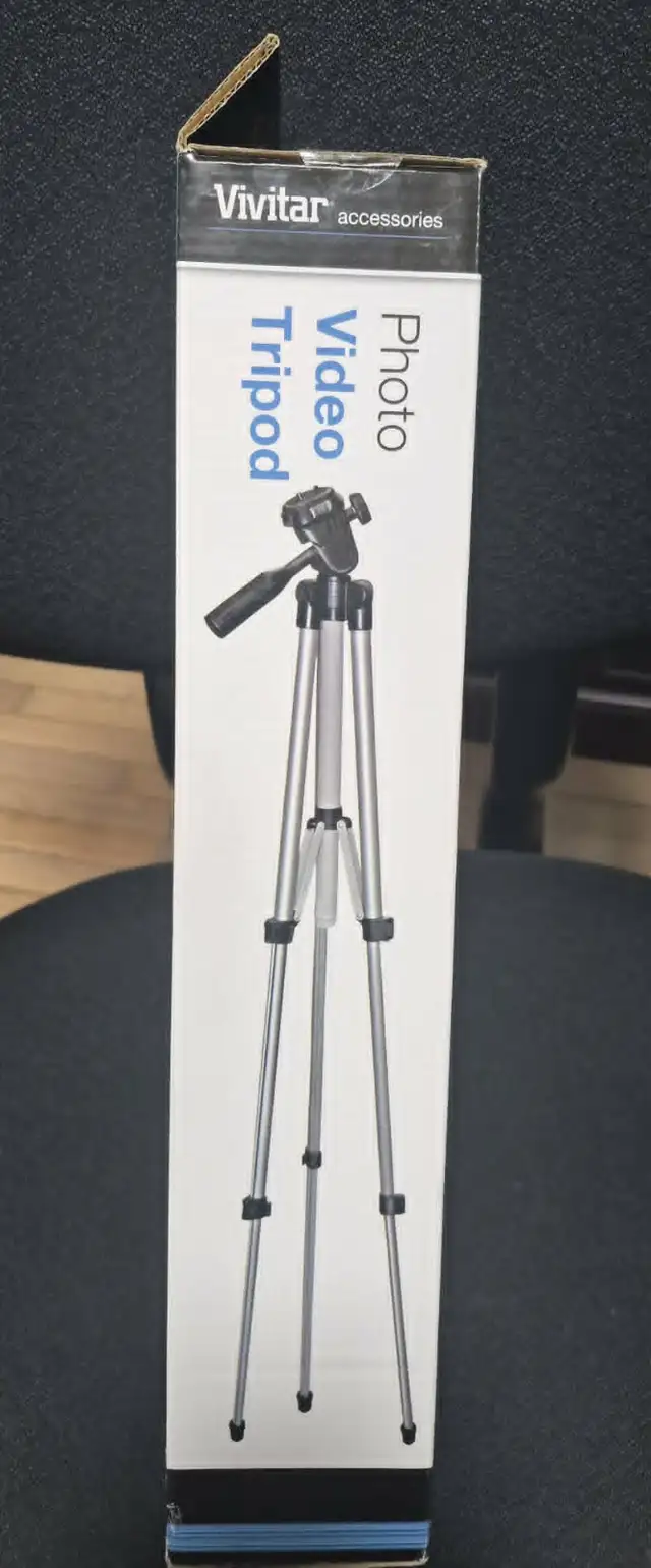 VIVITAR 50' PHOTO & VIDEO TRIPOD – VIV-TR-50 – NEW SEALED – $20