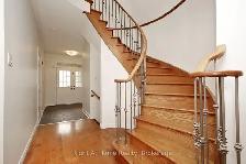 3 Bedroom House for Rent in Vaughan - Photo 2