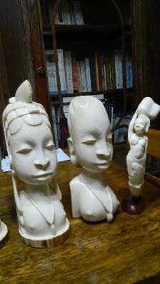 Sculpture Africaine 100% original 17 pouces haut et Autres - Photo 2