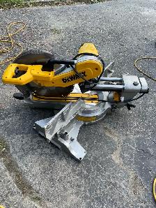 dewalt 12" compound DWS780
