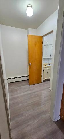 FIND A WARM PLACE - BEAUTIFUL 2 BEDROOM ON THE HILL! - Photo 4