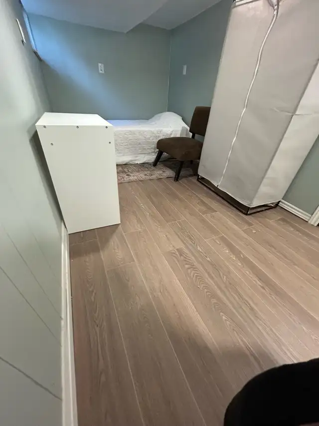 Basement Room for Rent 750$ – Dufferin & Eglinton
