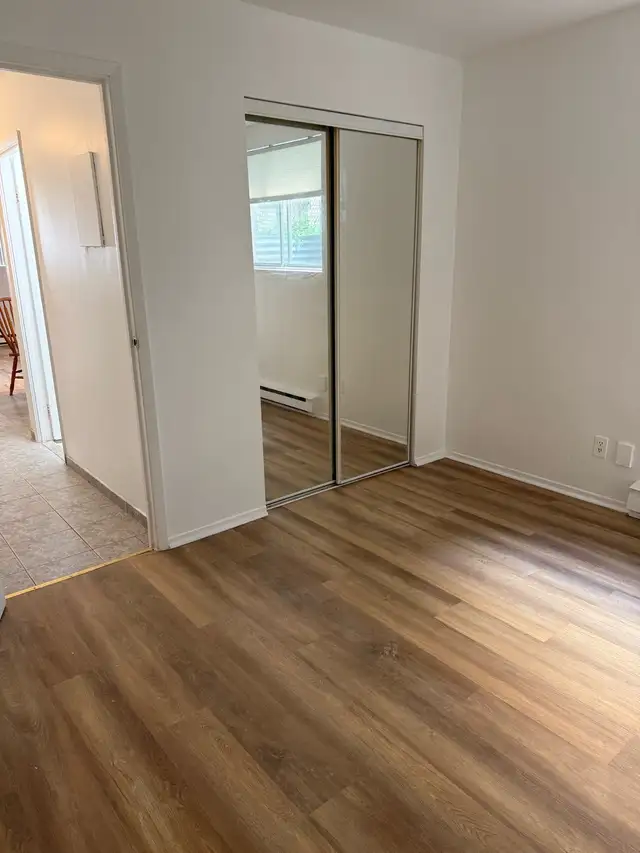 3 1/2 SEMI BASEMENT FOR RENT
