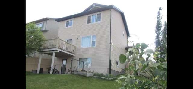 Bright NW Furnished Walkout Basement – $950/Month Utilities Inc