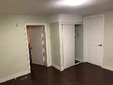 Two Bed rooms Basement Apartment for rent in North etobicoke Tor - Photo 6