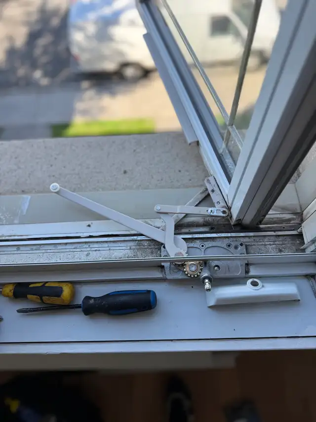 Pièce   Réparation porte & fenêtres professionnel